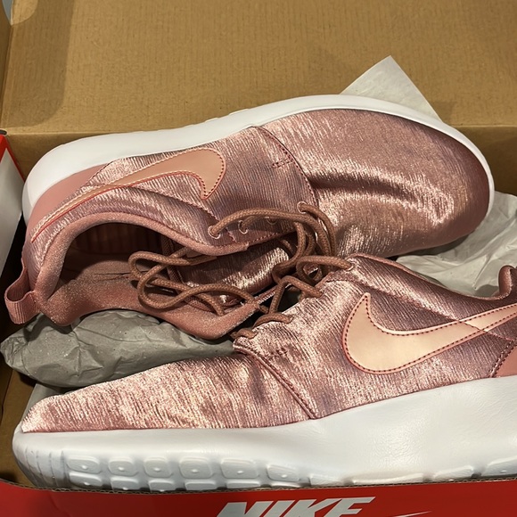 Nike Rust Pink Sneakers - Picture 7 of 8